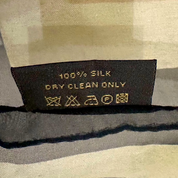 Made in Italy 100% Silk Scarf - Picture 3 of 4